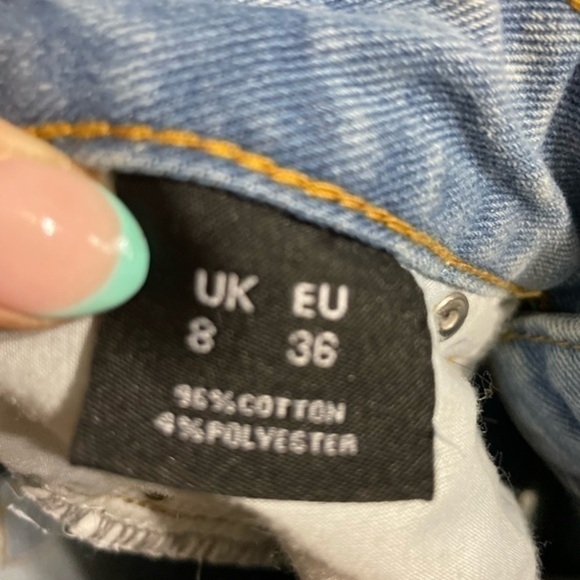 Nasty Gal light wash distressed jeans size 8 UK size 4 US NWT - Picture 6 of 9